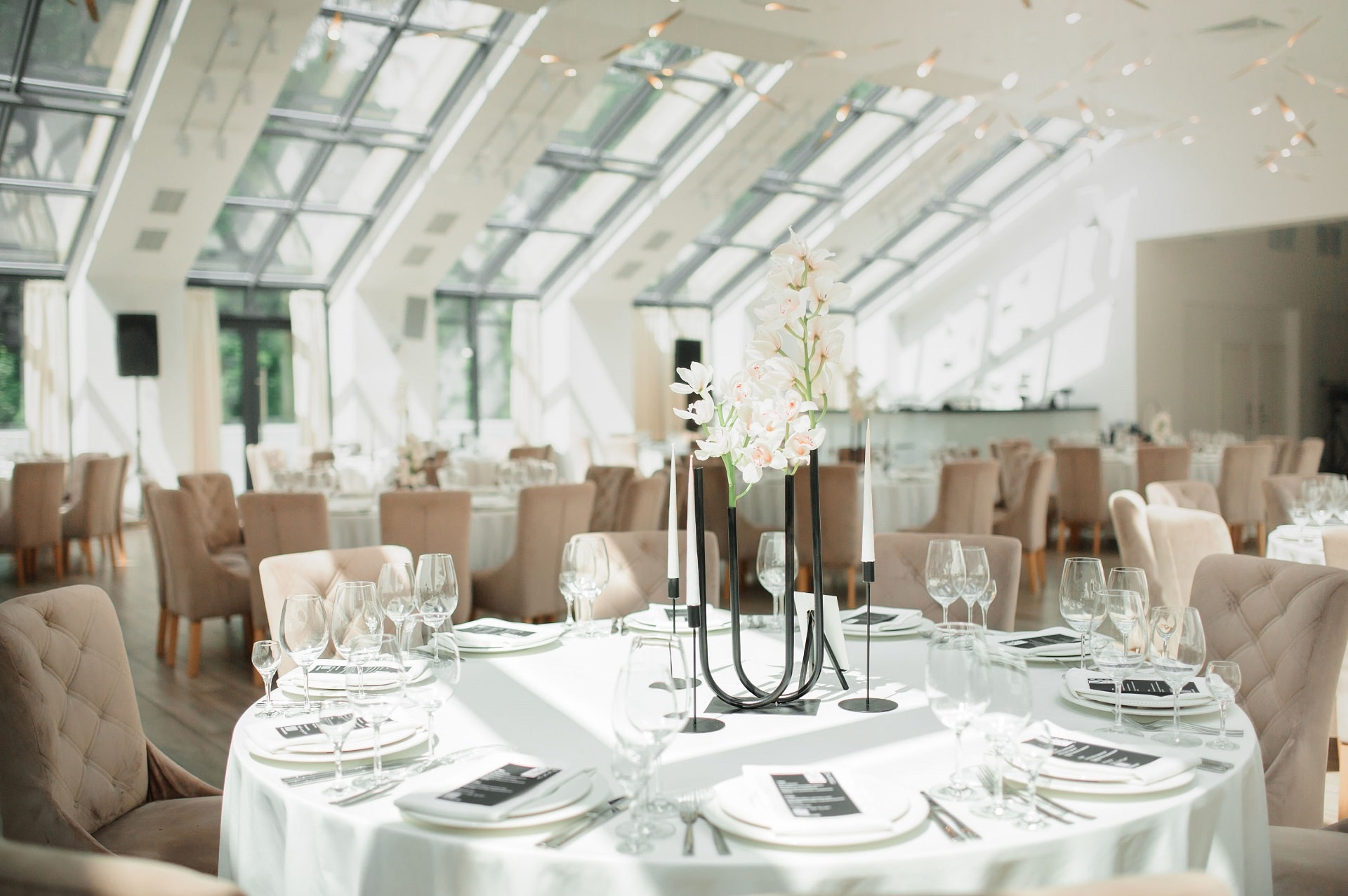 Тренди в оформленні бенкетних залів. Як створити незабутнє свято з сучасними трендами